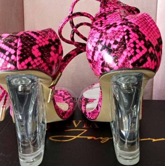 High heels - Picture 5 of 5